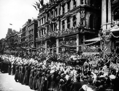 Carrosse de la reine Victoria traversant Cheapside pendant son défilé du jubilé de diamant, 1897 - English Photographer